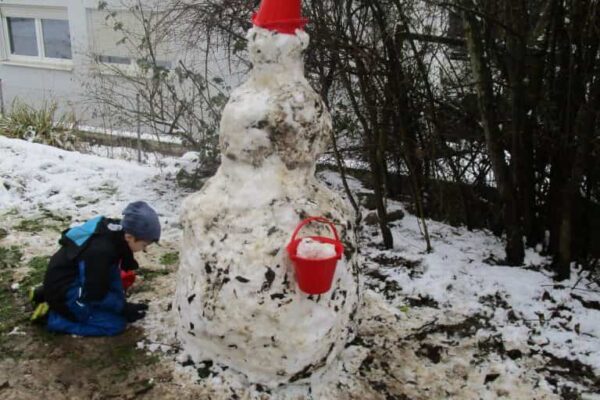 grundschule_hochberg_kernzeit_gartendersinne_1-scaled-768x1024